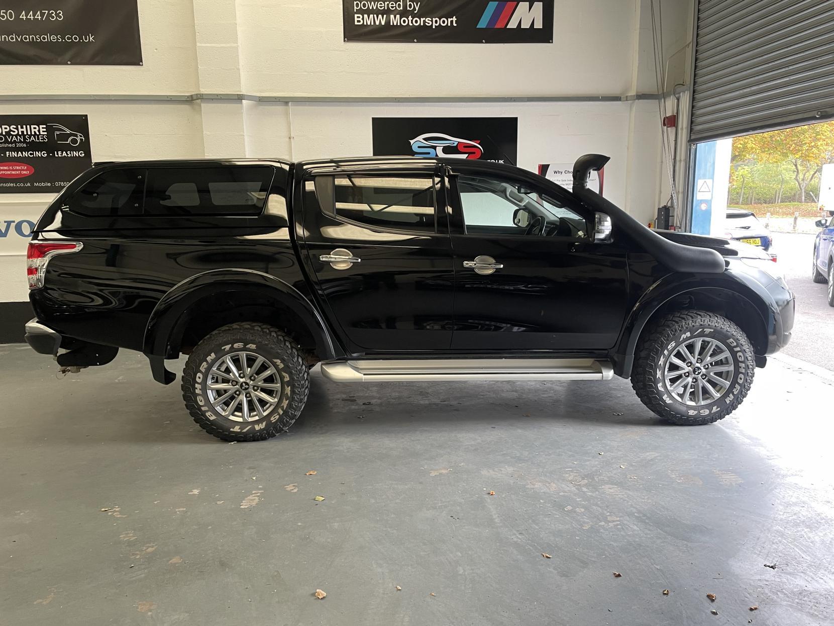 Mitsubishi L200 2.4 DI-D DC Barbarian Pickup Double Cab 4dr Diesel Manual 4WD Euro 6 (178 ps)