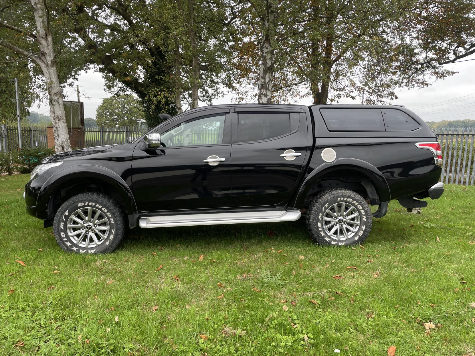 Mitsubishi L200 2.4 DI-D DC Barbarian Pickup Double Cab 4dr Diesel Manual 4WD Euro 6 (178 ps)