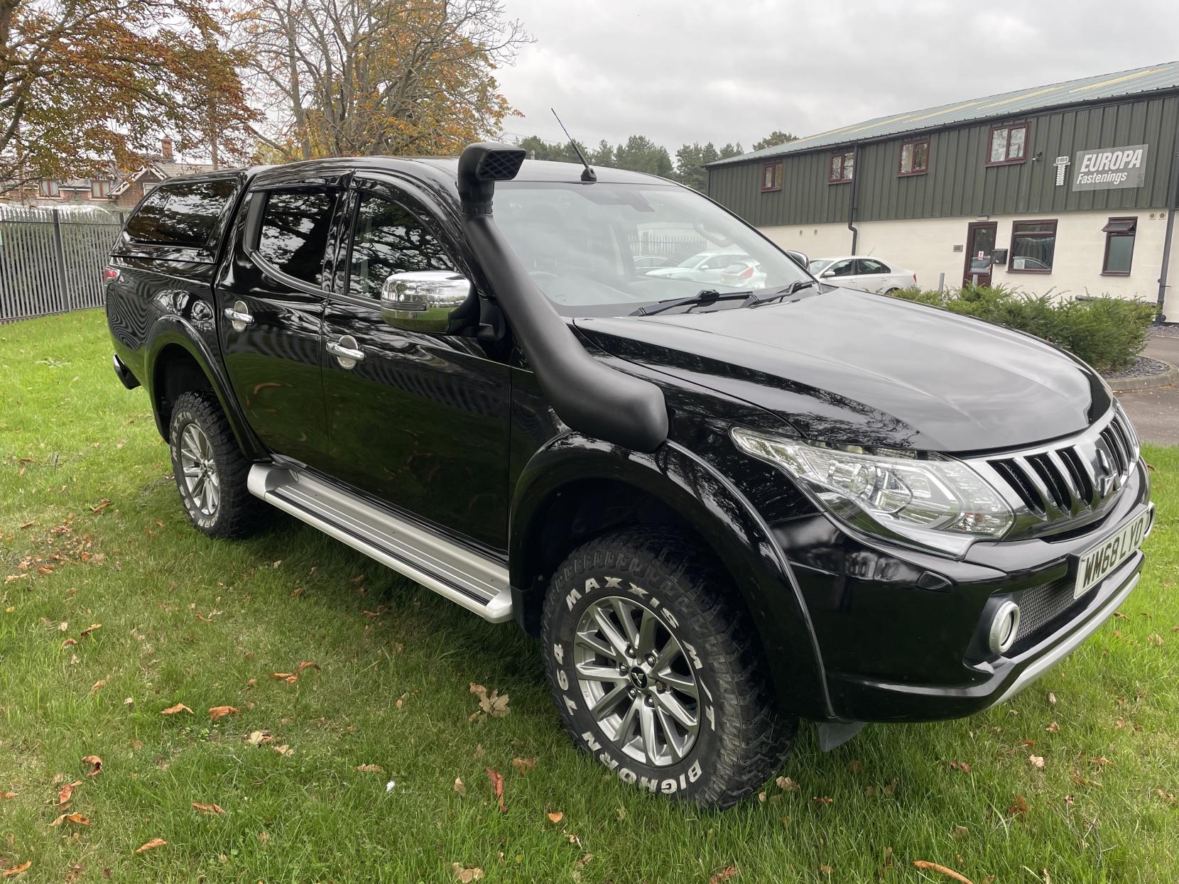 Mitsubishi L200 2.4 DI-D DC Barbarian Pickup Double Cab 4dr Diesel Manual 4WD Euro 6 (178 ps)