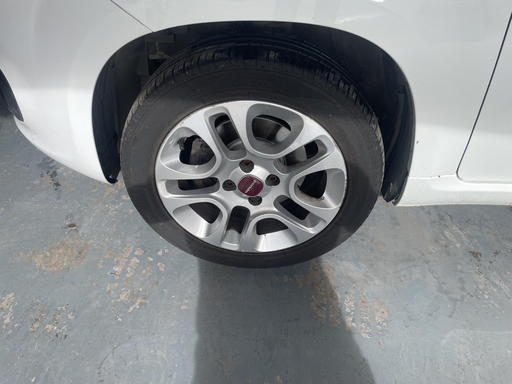 Vehicle Image 10