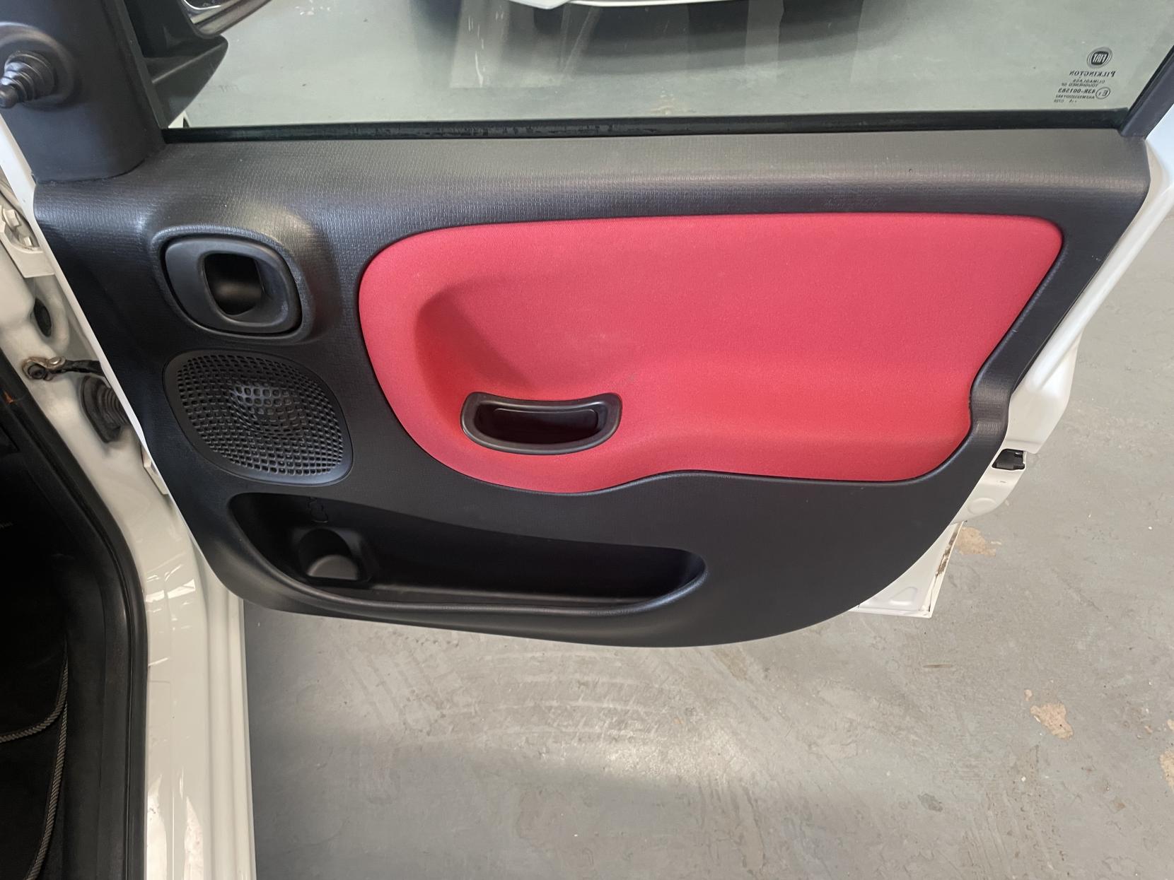 Vehicle Image 16