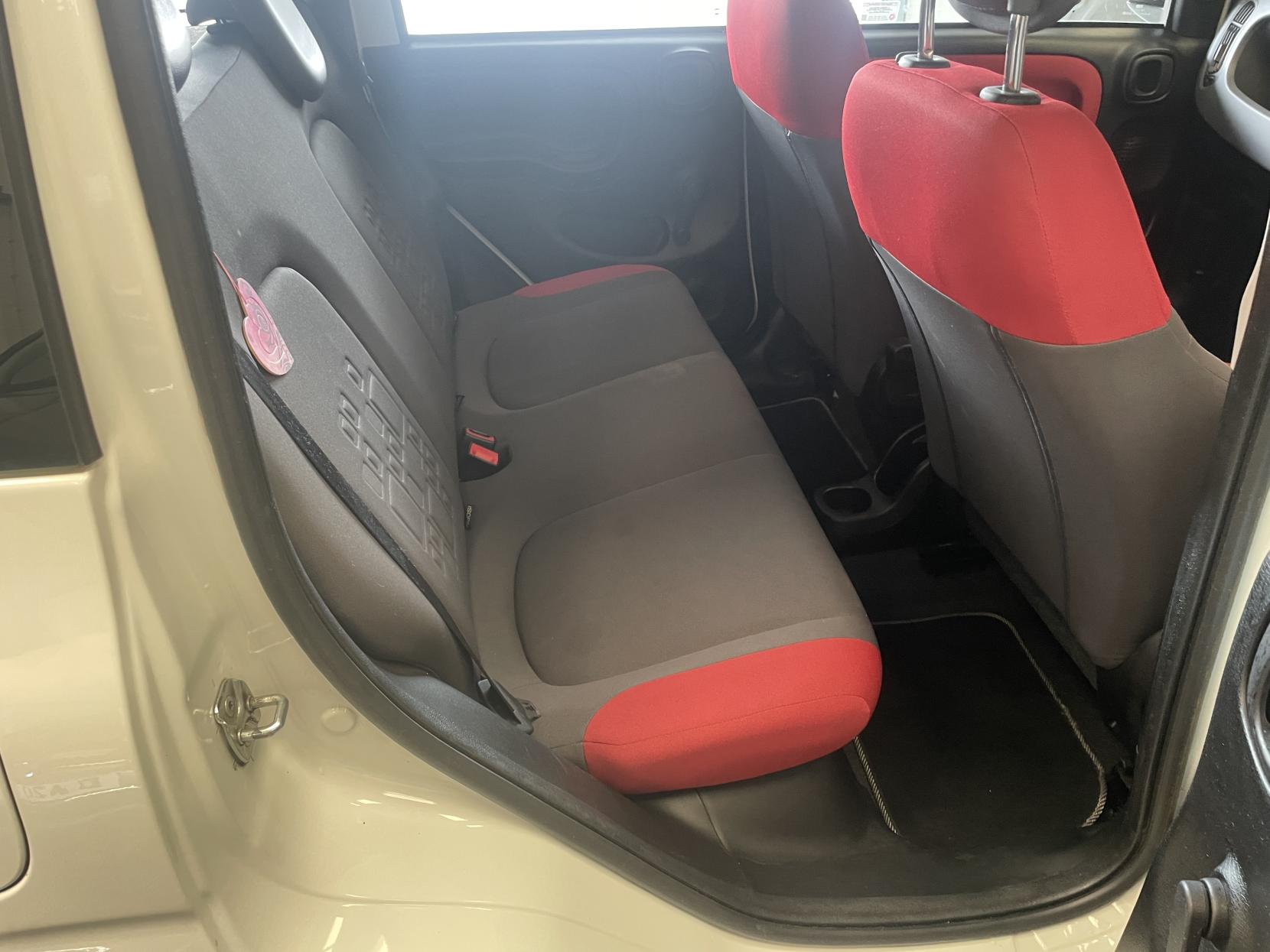 Vehicle Image 18