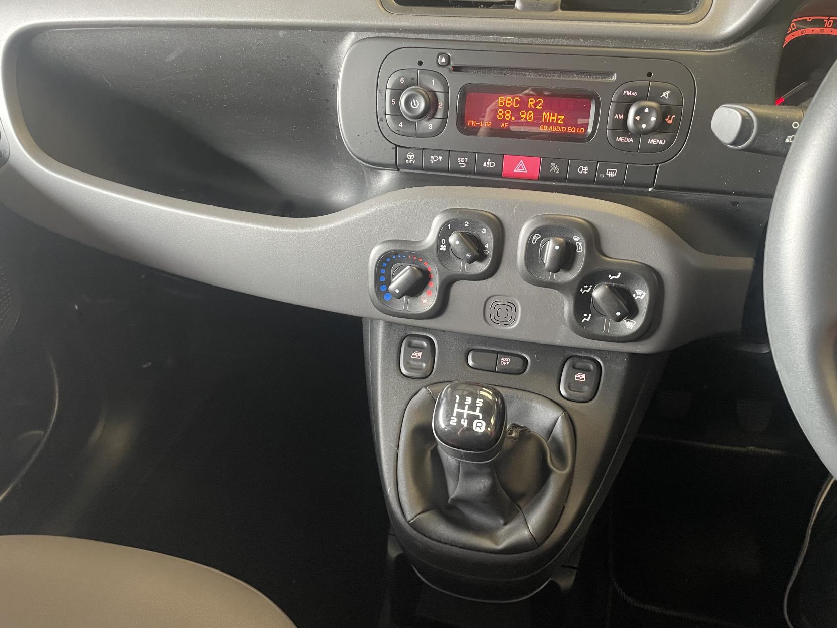 Vehicle Image 14