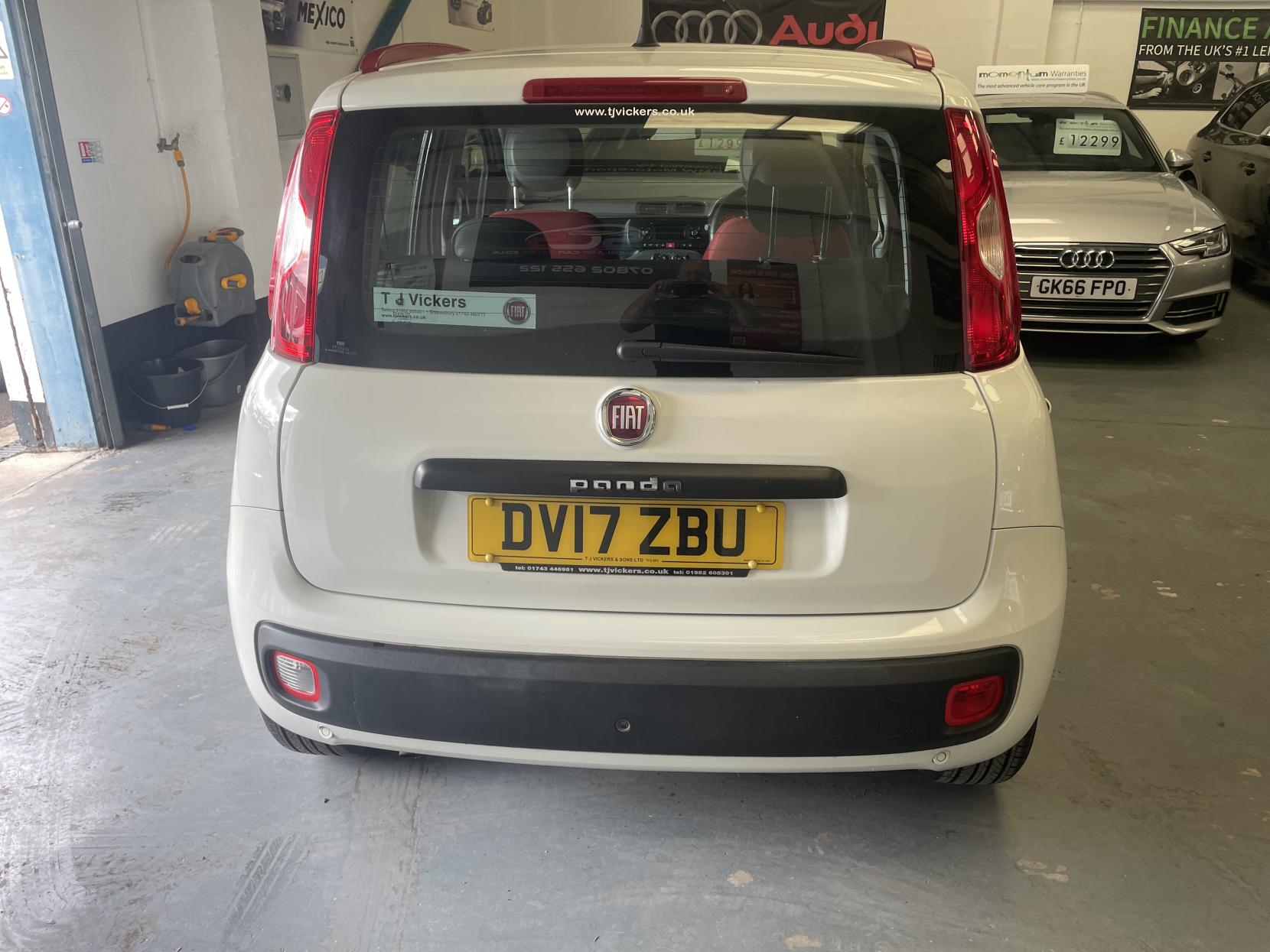 Vehicle Image 6