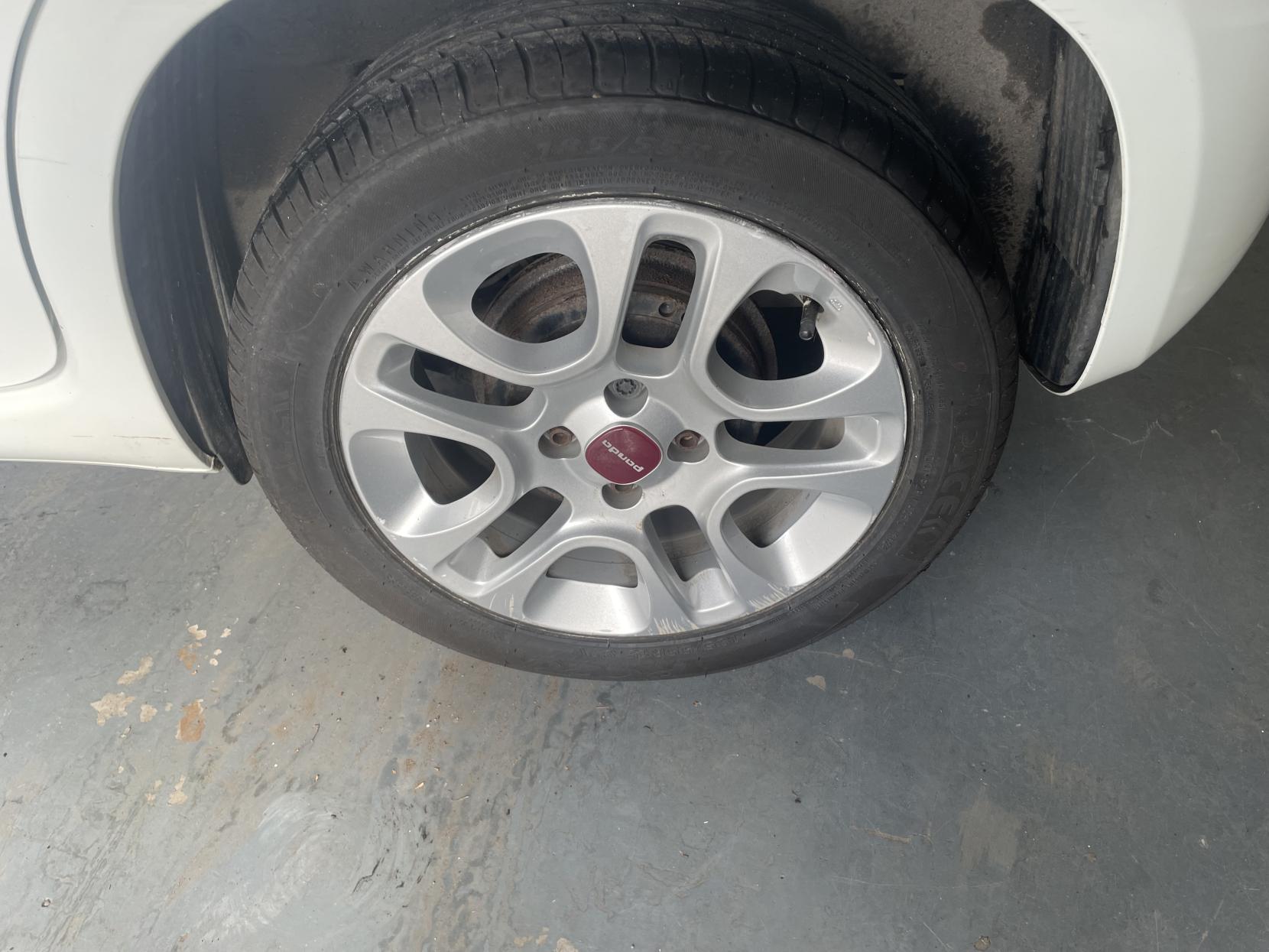 Vehicle Image 11