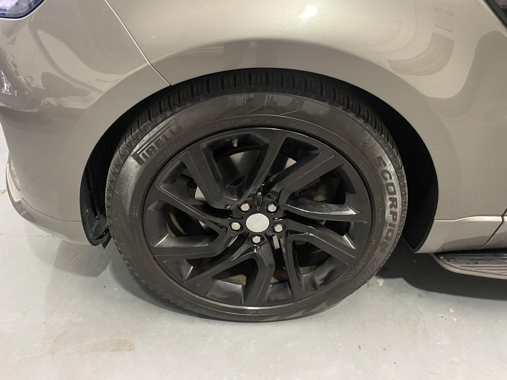 Vehicle Image 9