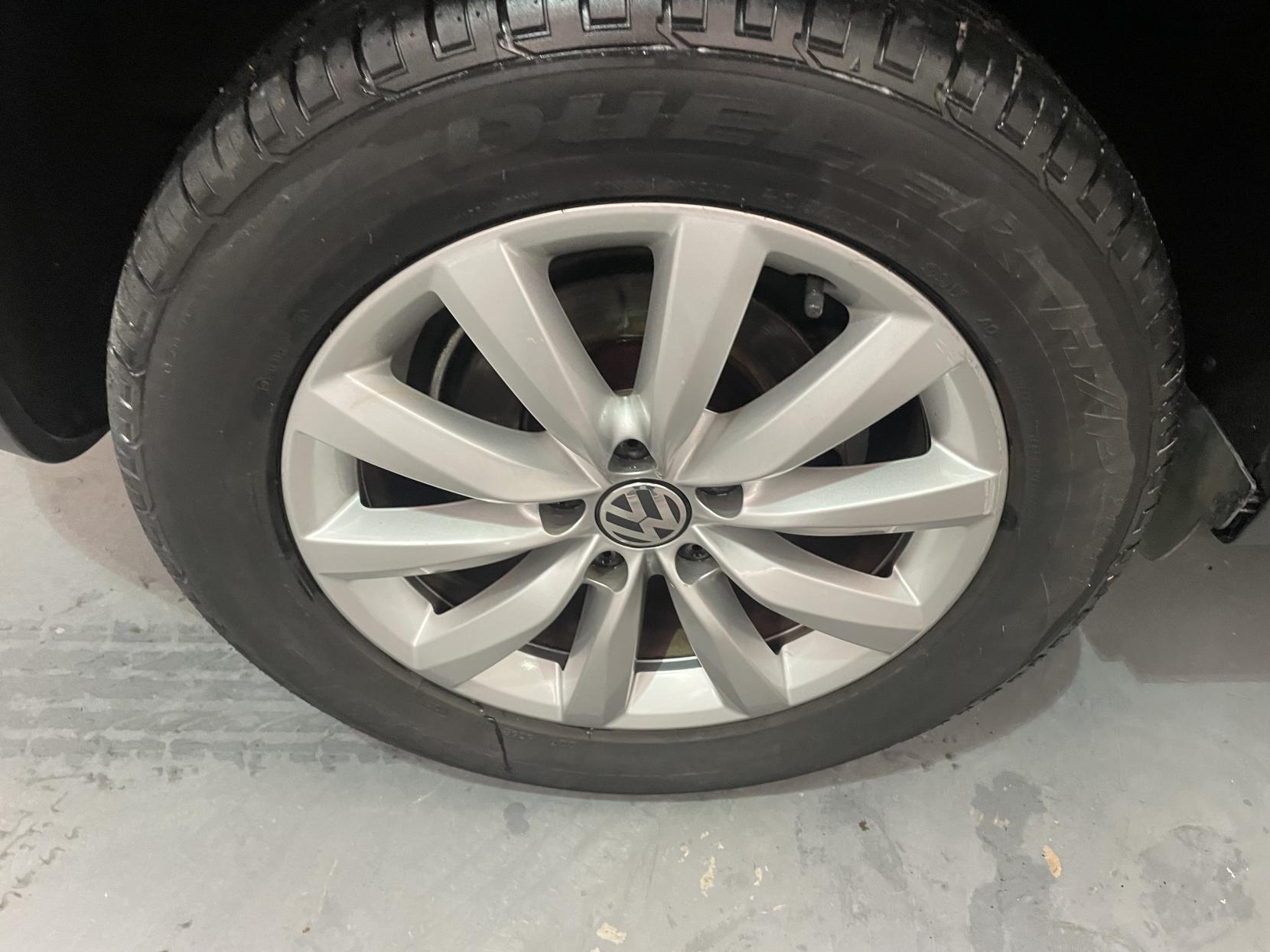 Volkswagen Tiguan 2.0 TDI BlueMotion Tech Match SUV 5dr Diesel DSG 4WD Euro 5 (s/s) (177 ps)