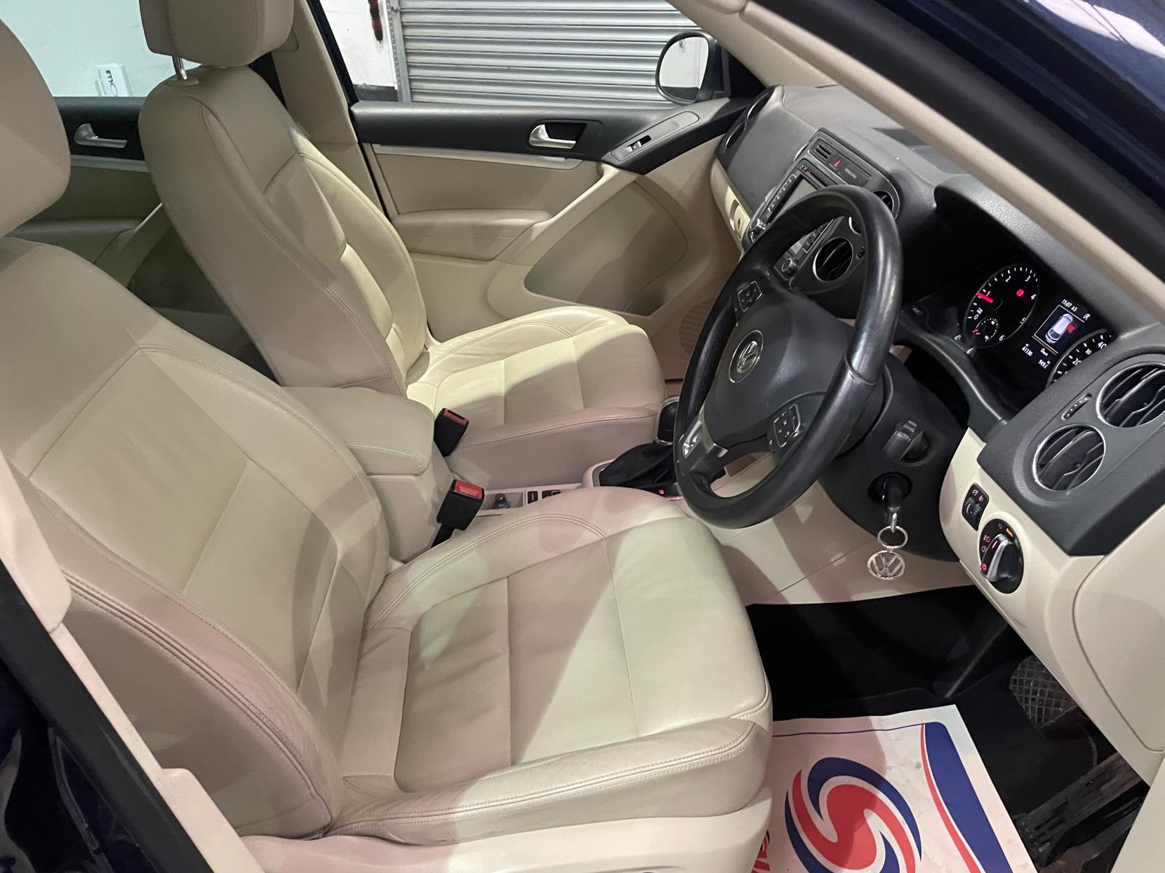 Volkswagen Tiguan 2.0 TDI BlueMotion Tech Match SUV 5dr Diesel DSG 4WD Euro 5 (s/s) (177 ps)