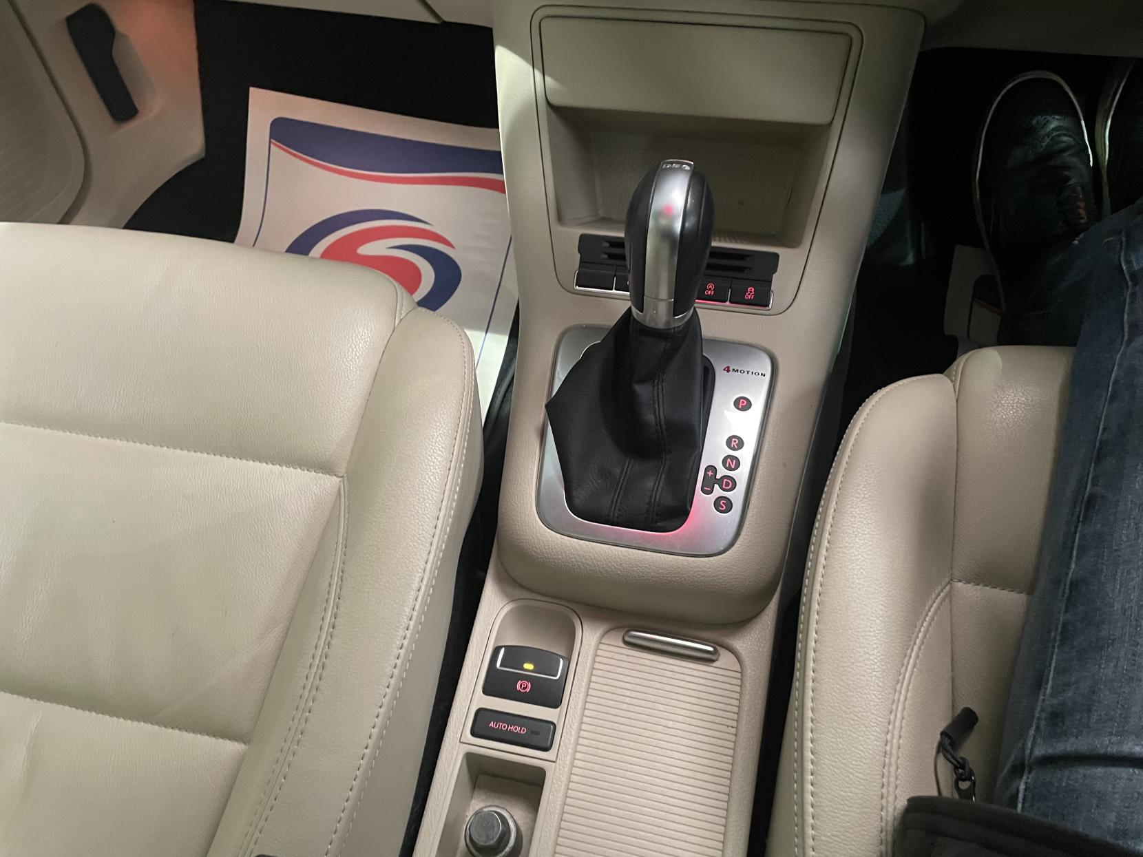 Volkswagen Tiguan 2.0 TDI BlueMotion Tech Match SUV 5dr Diesel DSG 4WD Euro 5 (s/s) (177 ps)