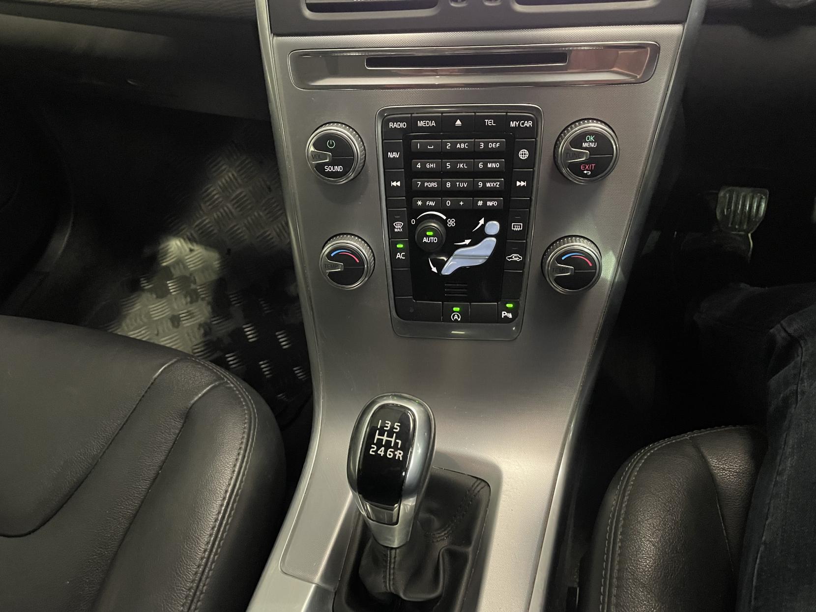 Volvo XC60 2.0 D4 SE Nav SUV 5dr Diesel Manual Euro 6 (s/s) (190 ps)