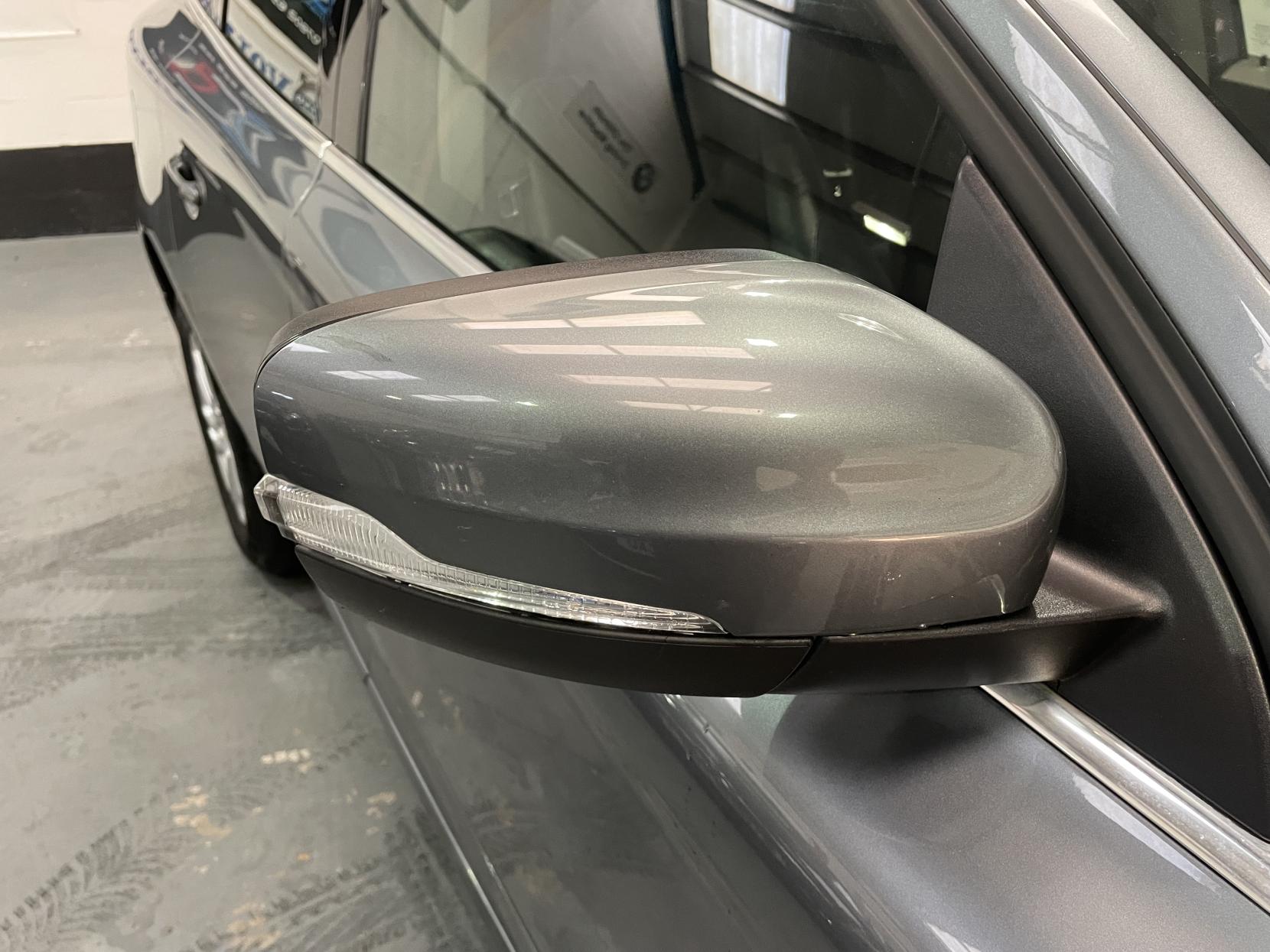 Volvo XC60 2.0 D4 SE Nav SUV 5dr Diesel Manual Euro 6 (s/s) (190 ps)