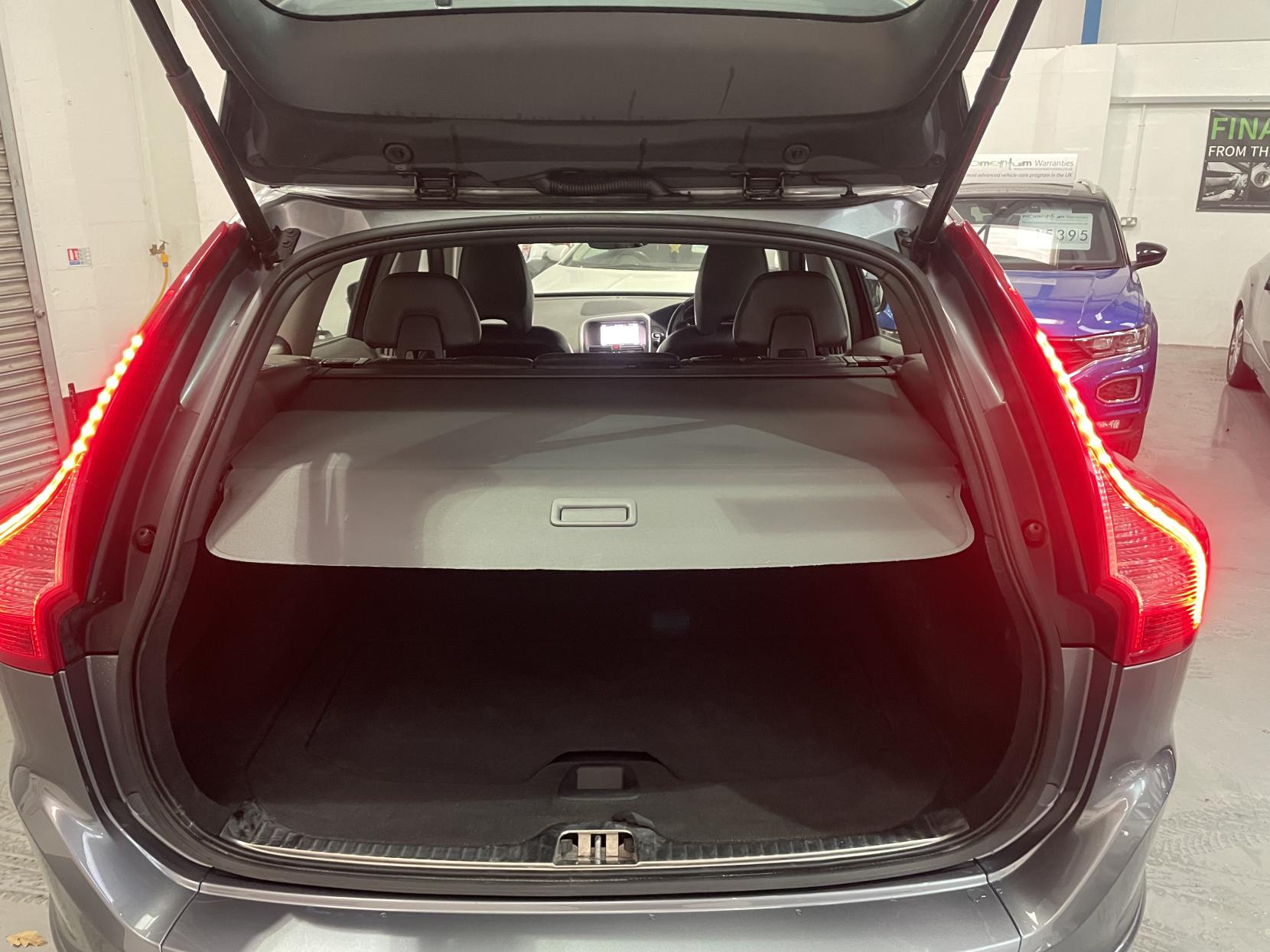 Volvo XC60 2.0 D4 SE Nav SUV 5dr Diesel Manual Euro 6 (s/s) (190 ps)