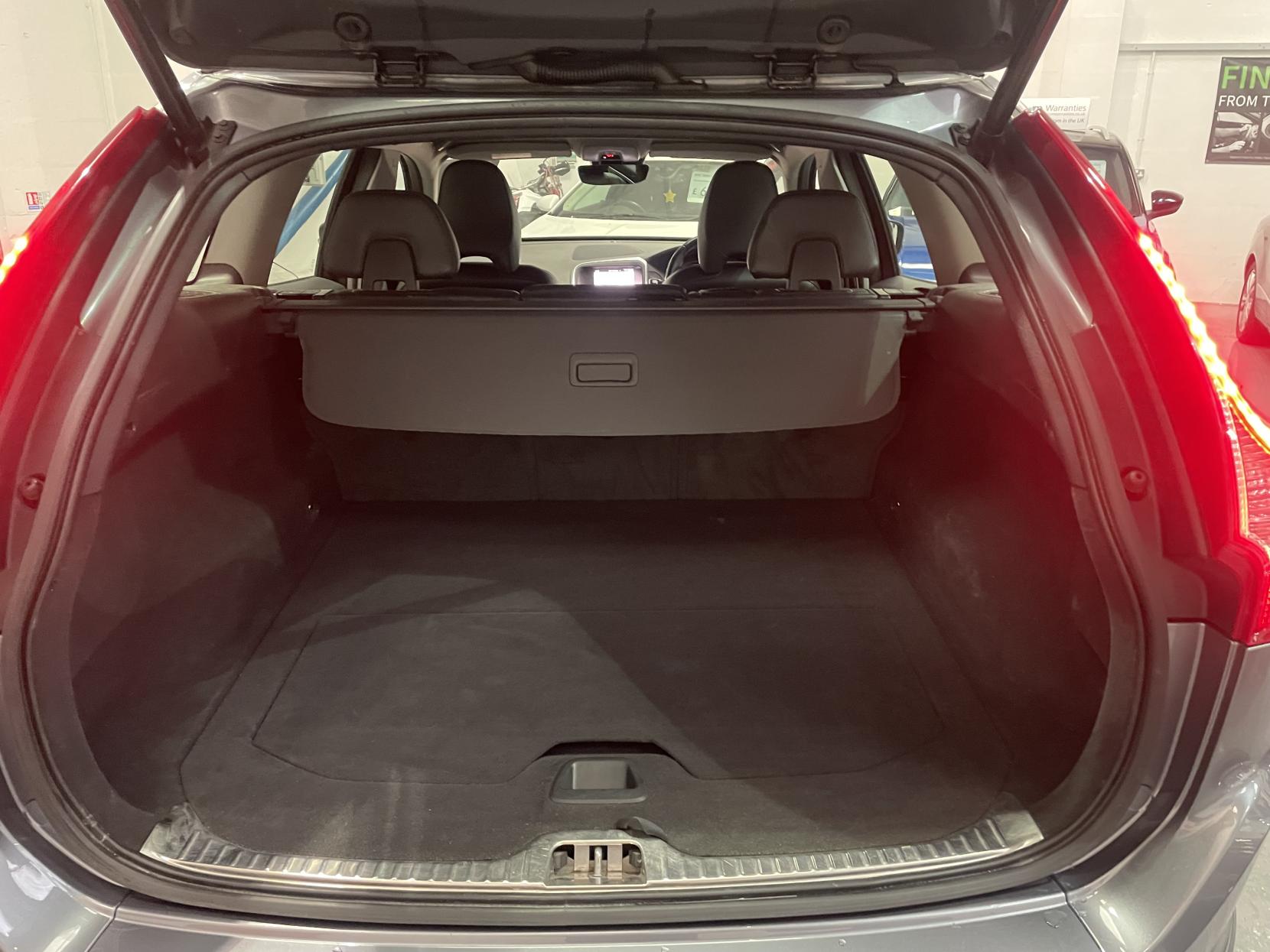 Volvo XC60 2.0 D4 SE Nav SUV 5dr Diesel Manual Euro 6 (s/s) (190 ps)