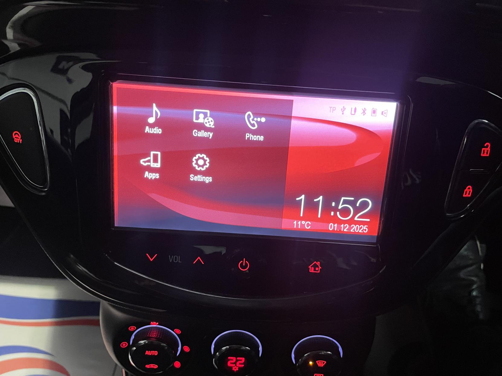 Vauxhall ADAM 1.4 16v SLAM Hatchback 3dr Petrol Manual Euro 5 (100 ps)