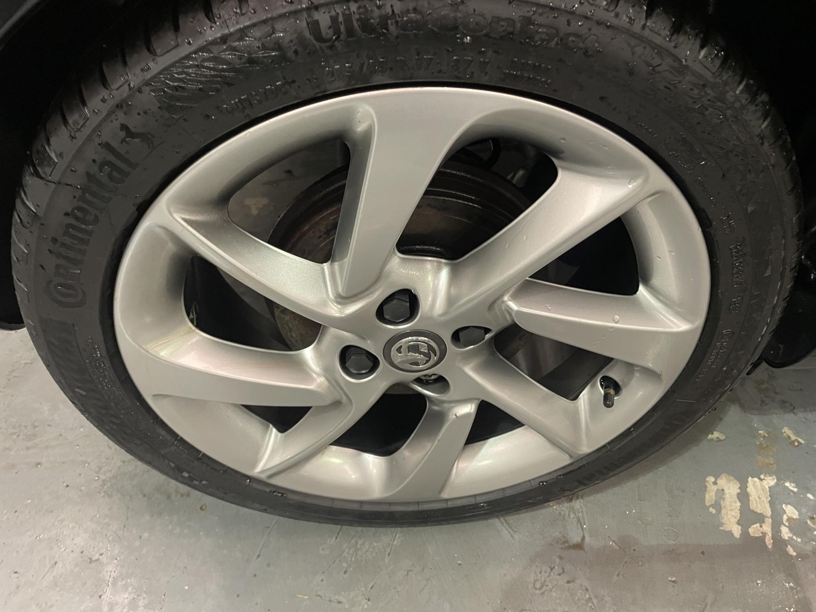 Vauxhall ADAM 1.4 16v SLAM Hatchback 3dr Petrol Manual Euro 5 (100 ps)