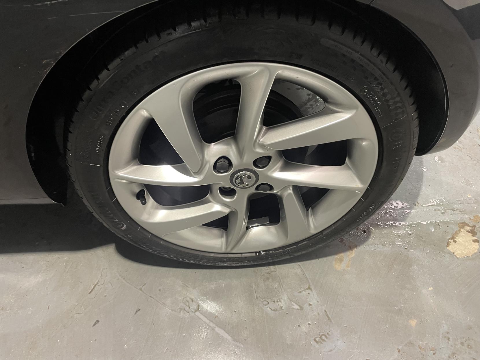 Vauxhall ADAM 1.4 16v SLAM Hatchback 3dr Petrol Manual Euro 5 (100 ps)