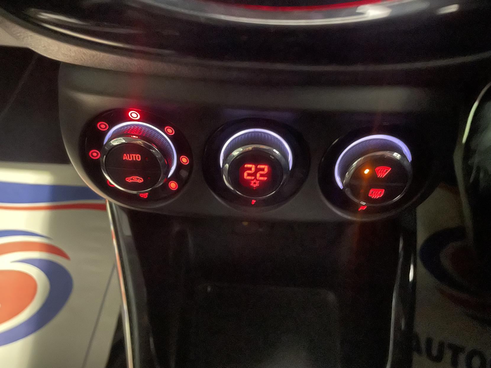 Vauxhall ADAM 1.4 16v SLAM Hatchback 3dr Petrol Manual Euro 5 (100 ps)