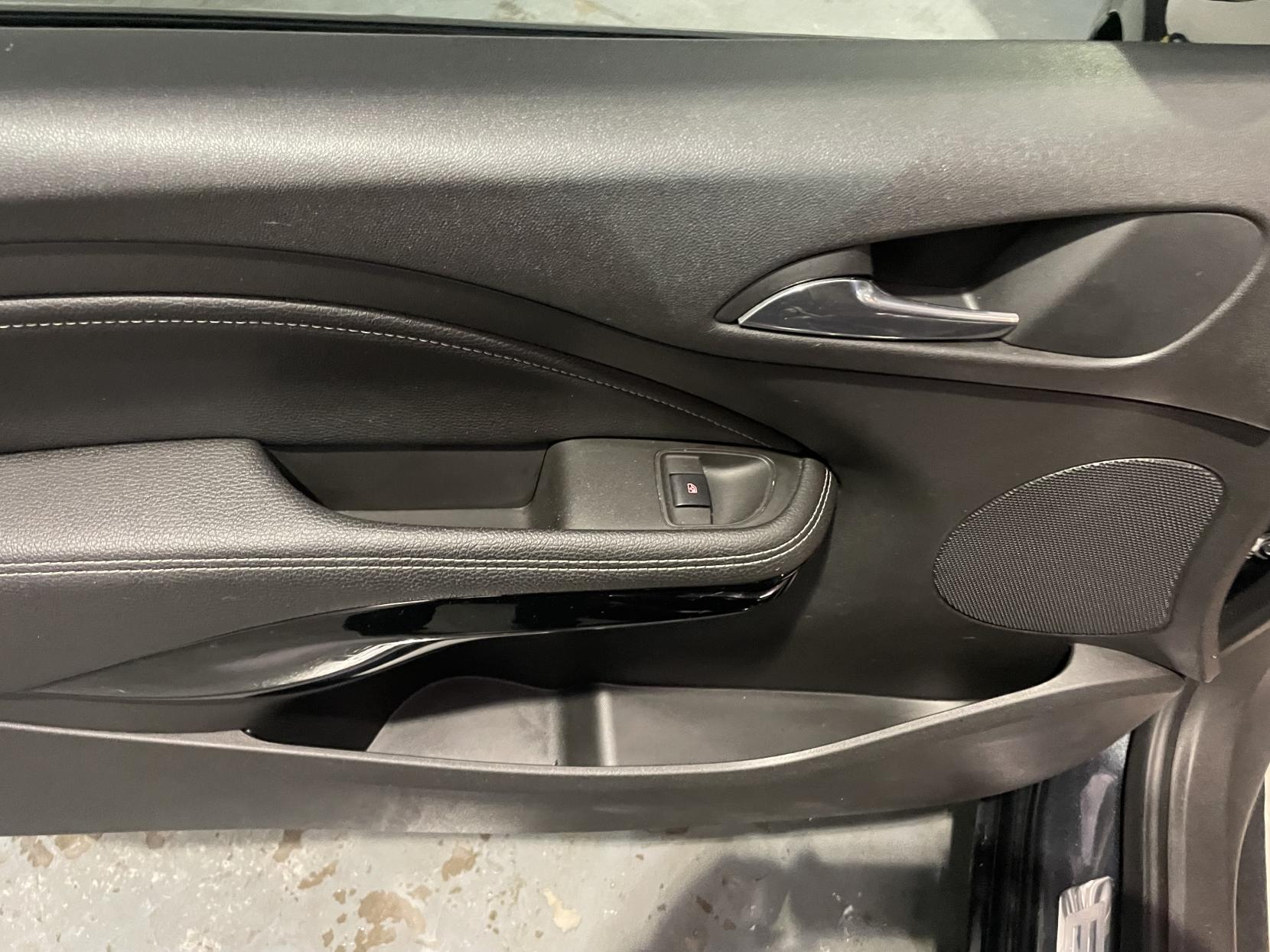 Vauxhall ADAM 1.4 16v SLAM Hatchback 3dr Petrol Manual Euro 5 (100 ps)