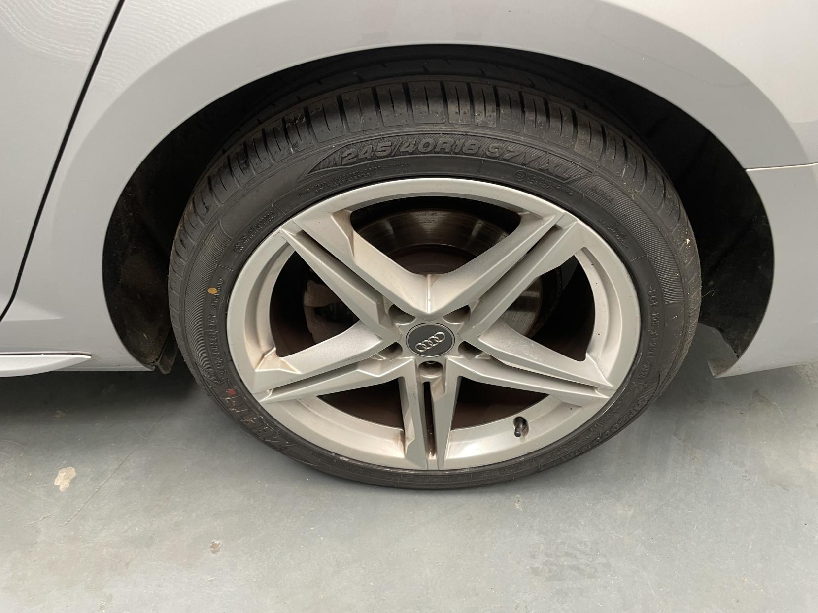 Vehicle Image 9