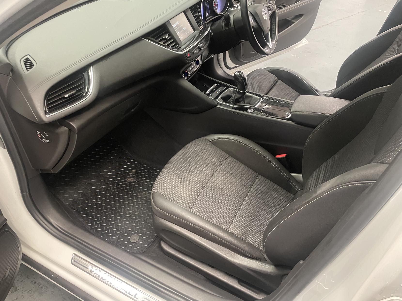 Vehicle Image 22