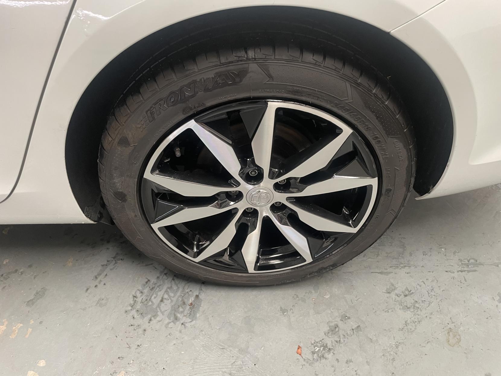 Vehicle Image 8