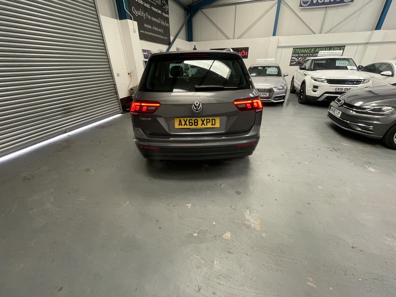 Vehicle Image 8