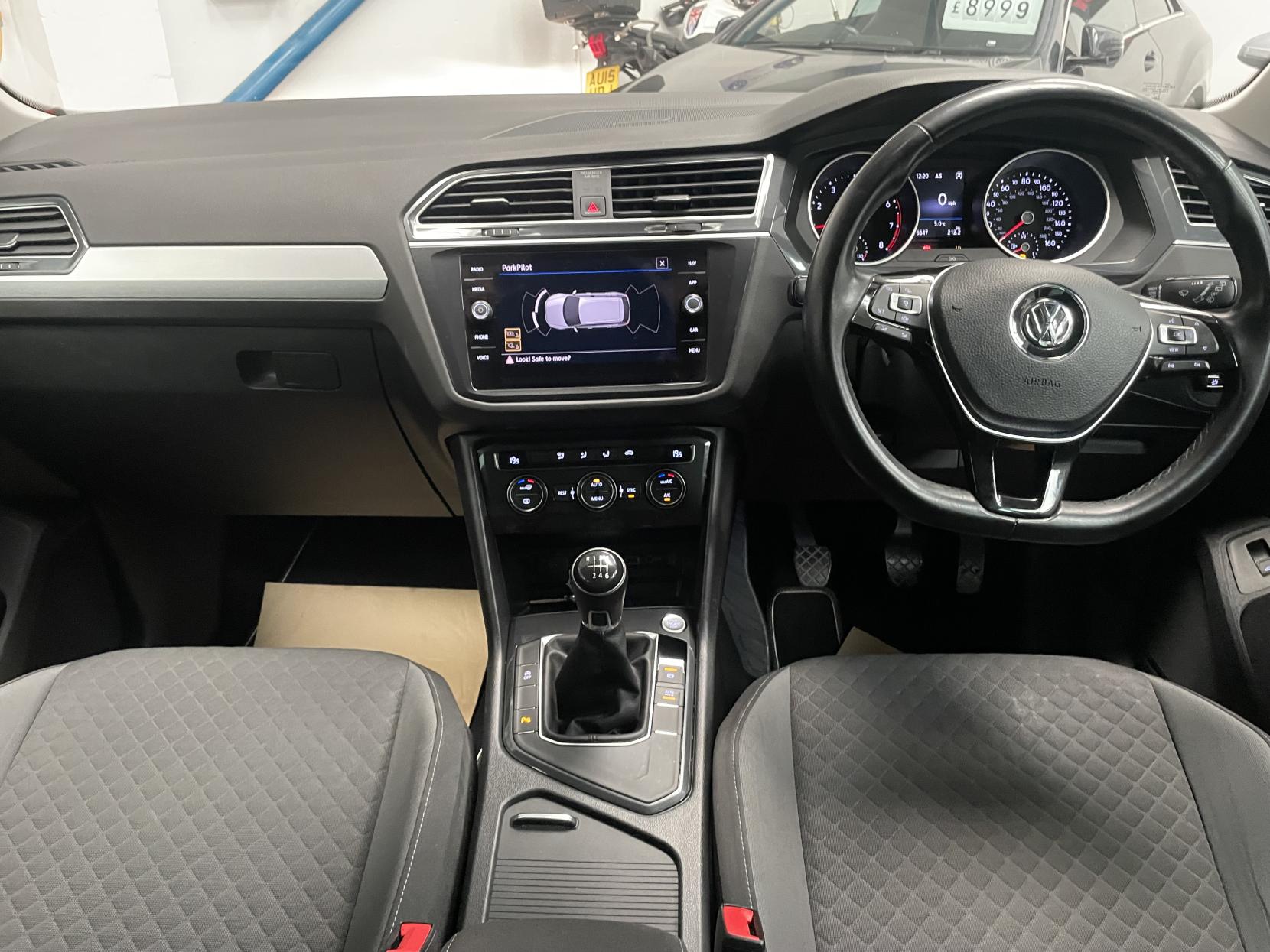 Vehicle Image 15