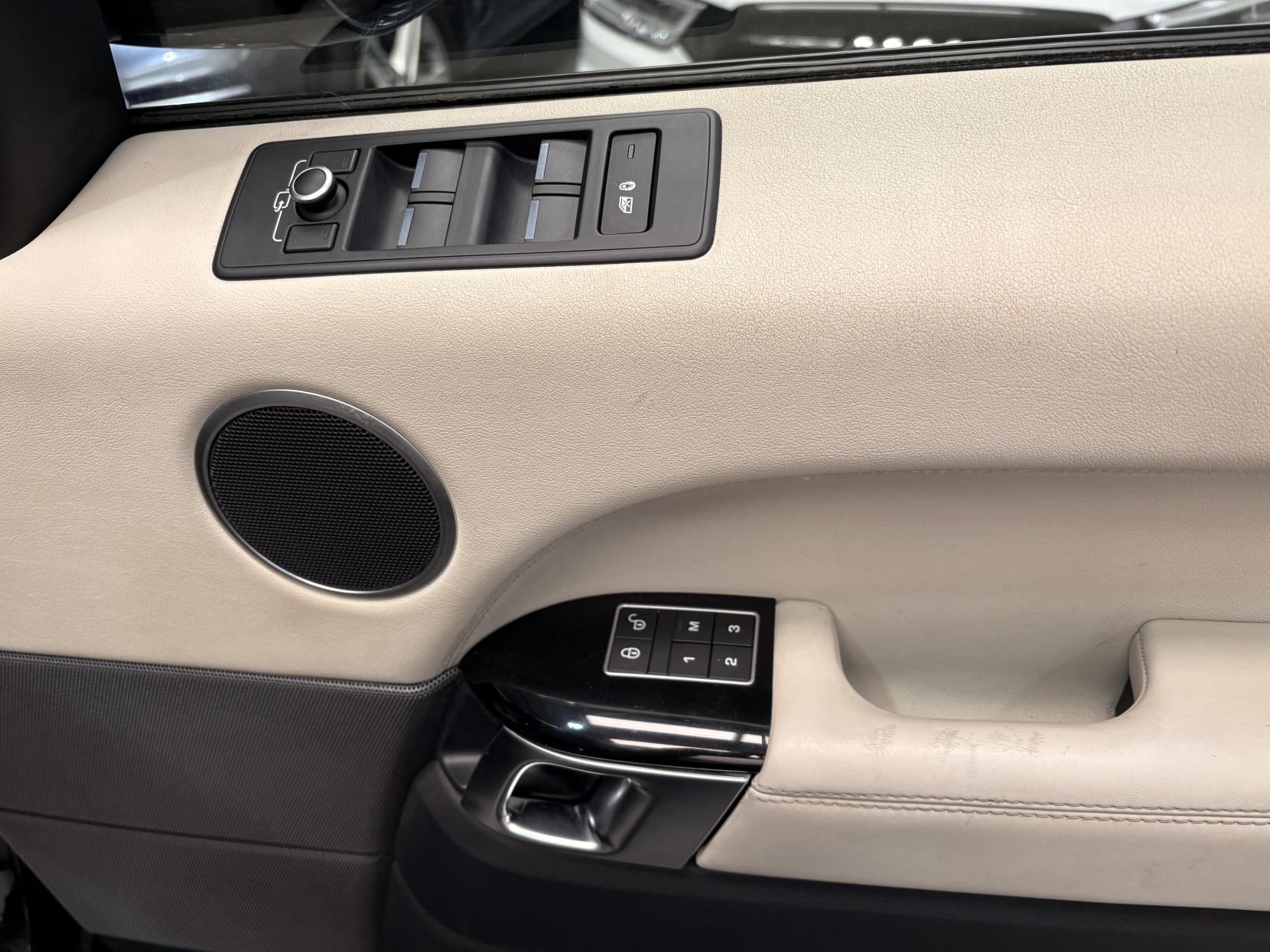 Land Rover Range Rover Sport 3.0 SD V6 HSE SUV 5dr Diesel Auto 4WD Euro 6 (s/s) (306 ps)