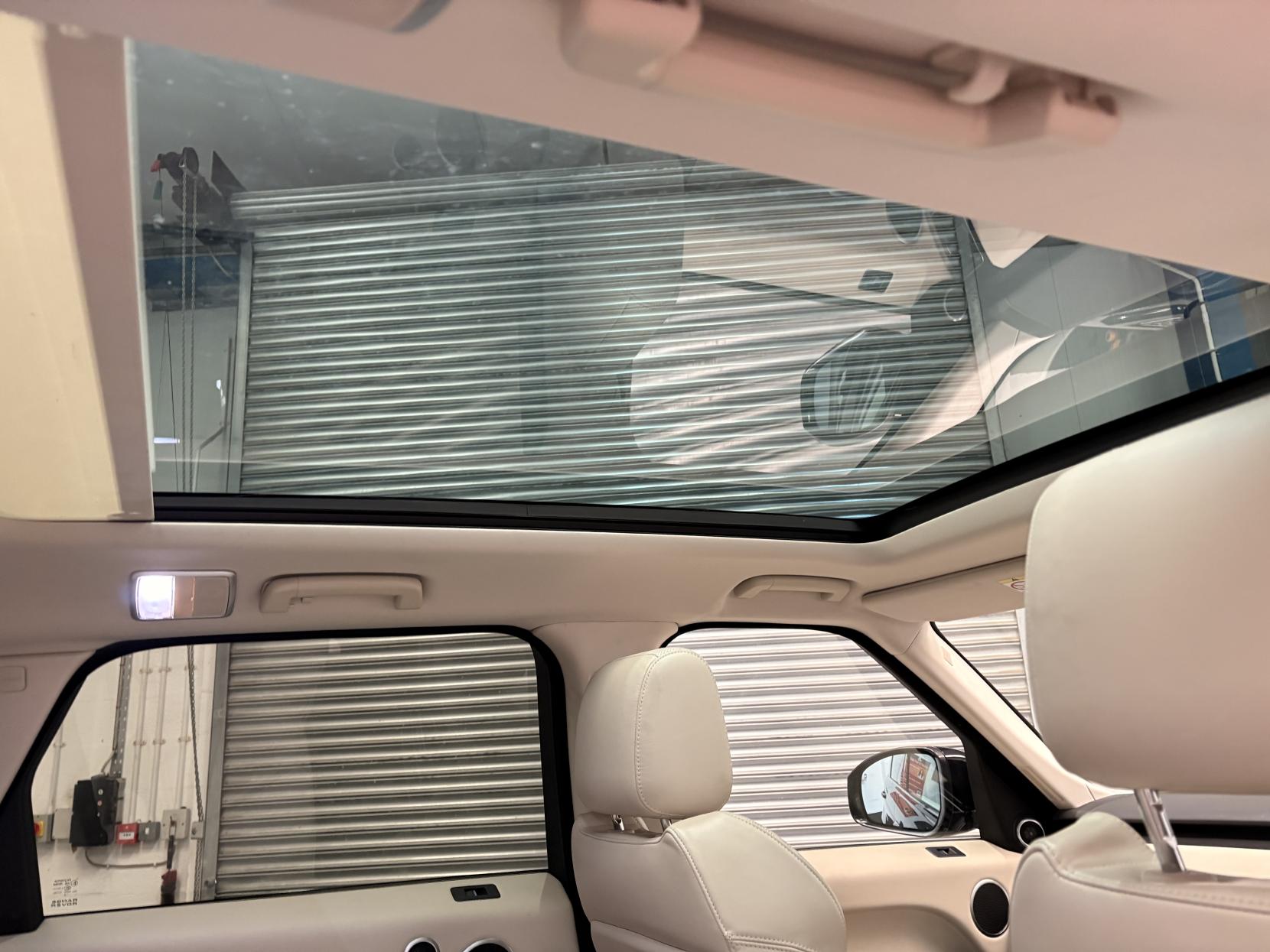 Land Rover Range Rover Sport 3.0 SD V6 HSE SUV 5dr Diesel Auto 4WD Euro 6 (s/s) (306 ps)