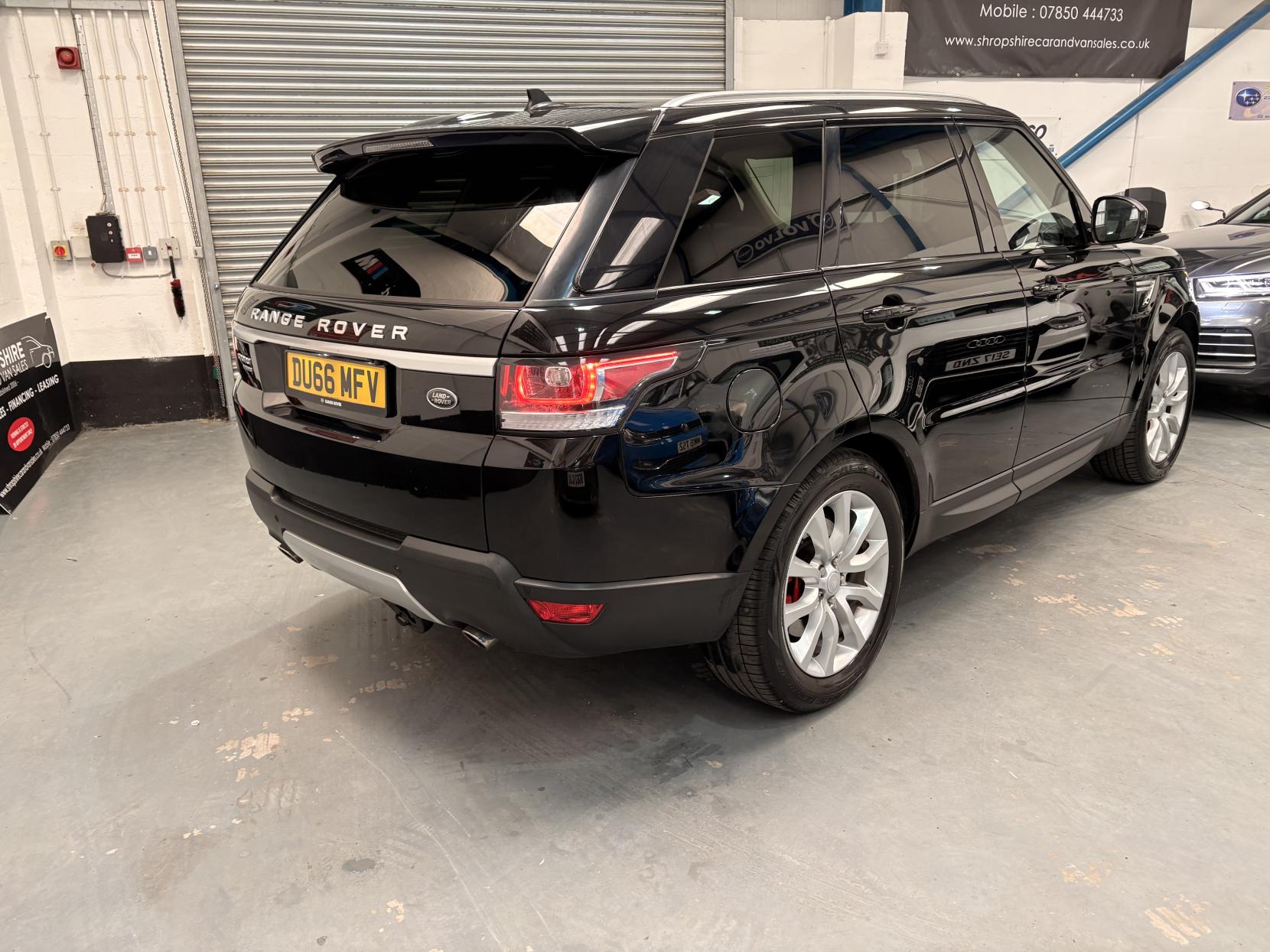 Land Rover Range Rover Sport 3.0 SD V6 HSE SUV 5dr Diesel Auto 4WD Euro 6 (s/s) (306 ps)